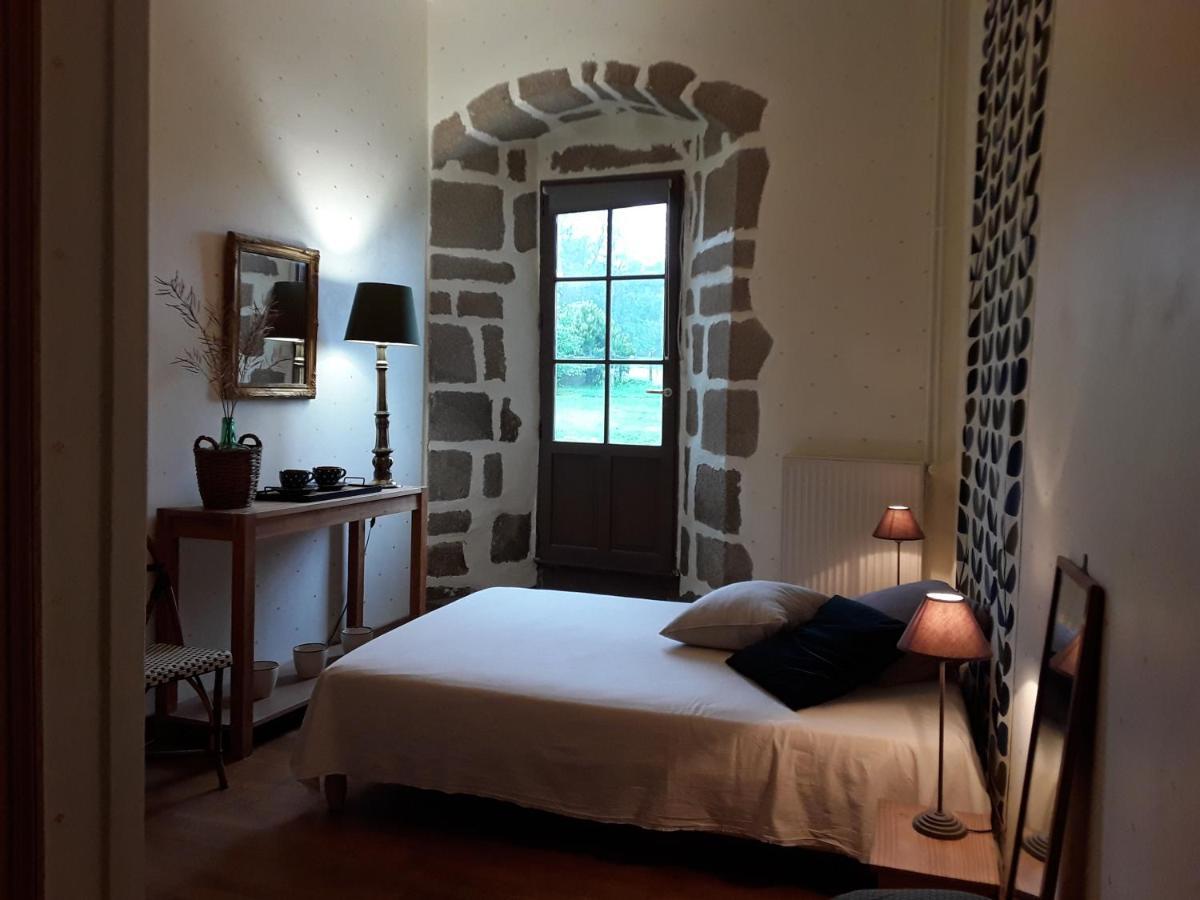 Les Chambres Du Logis Du Chatelier Bressuire Zewnętrze zdjęcie