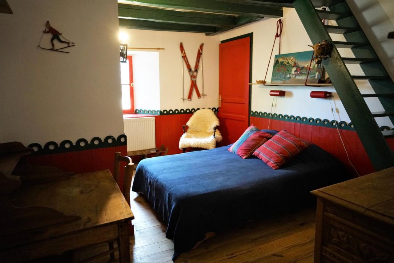 Les Chambres Du Logis Du Chatelier Bressuire Zewnętrze zdjęcie