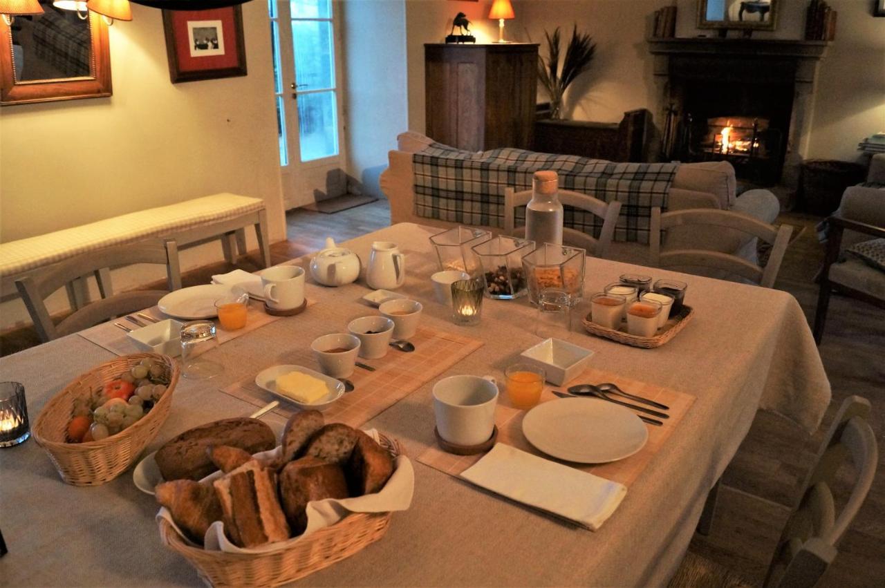 Les Chambres Du Logis Du Chatelier Bressuire Zewnętrze zdjęcie